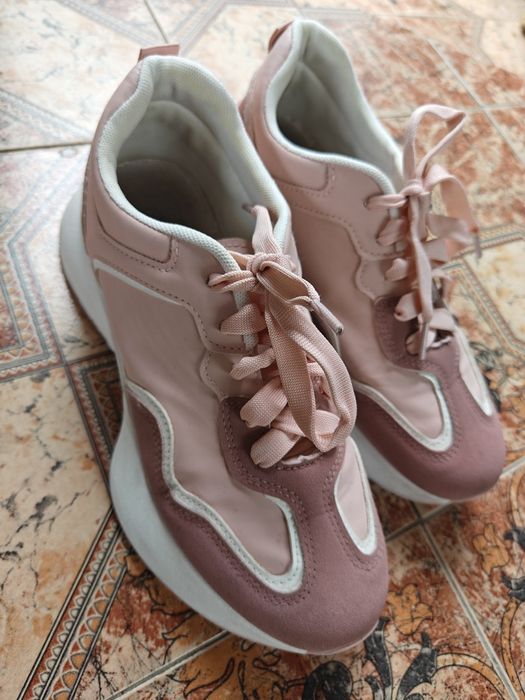 Кросівки рожеві, 40 р