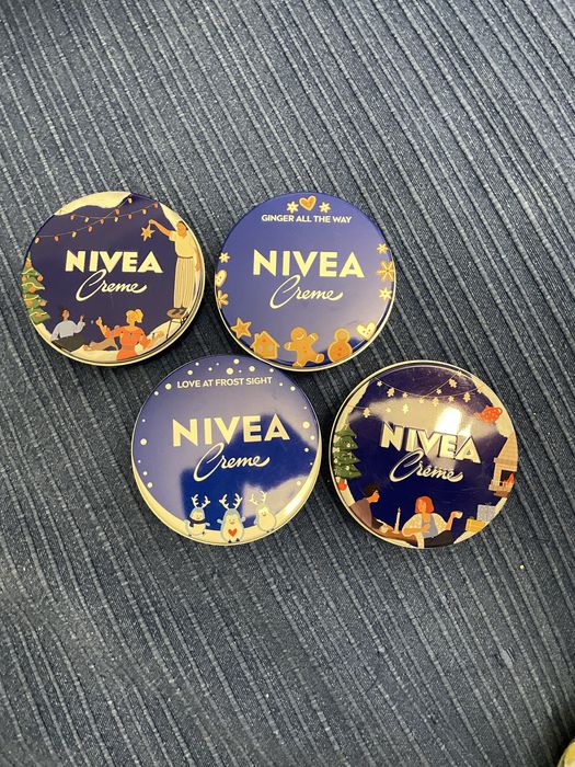 Latas nivea natal (vazias)