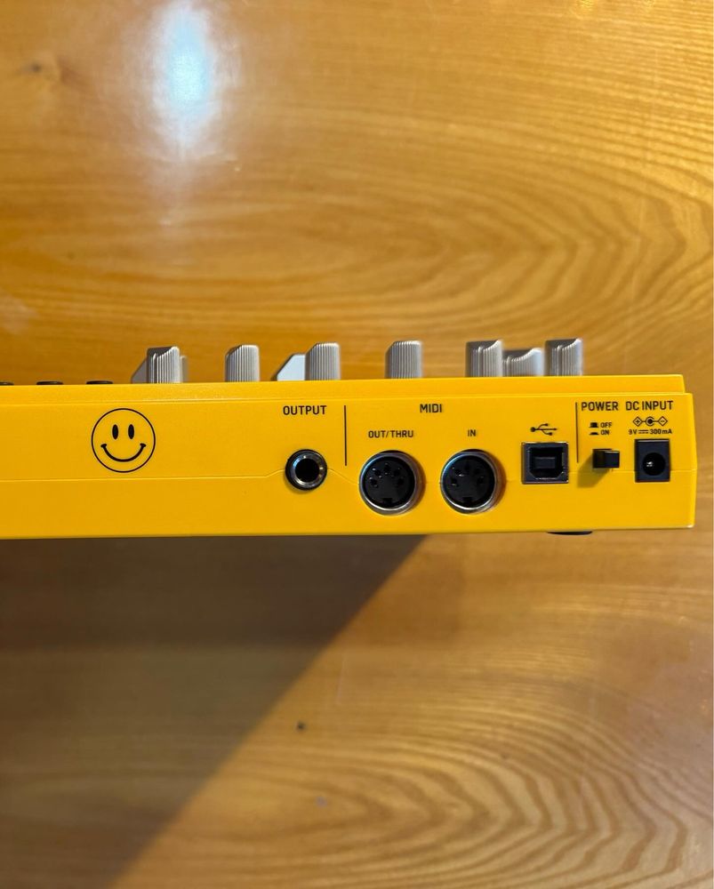 Behringer TD-3 Analogowy Syntezator Acid Bass prawie Roland TB 303