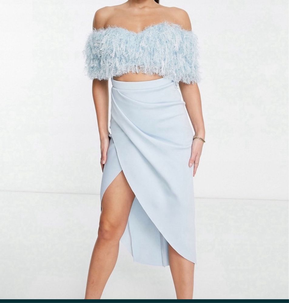 Asos zdobiona sukienka midi 48 4 xl pióra luxe błękitna fredzle