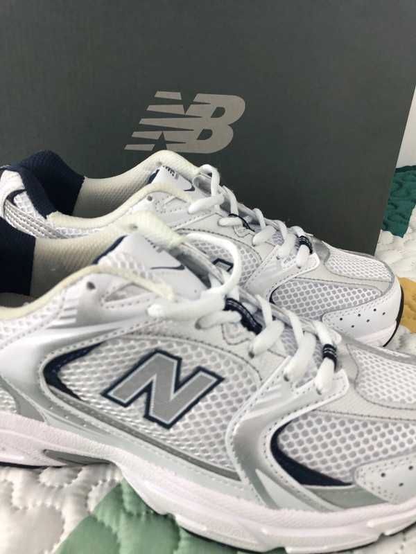 Biały^majestatyczny^NewBalance530^UnisexTrampki Roz.42.5