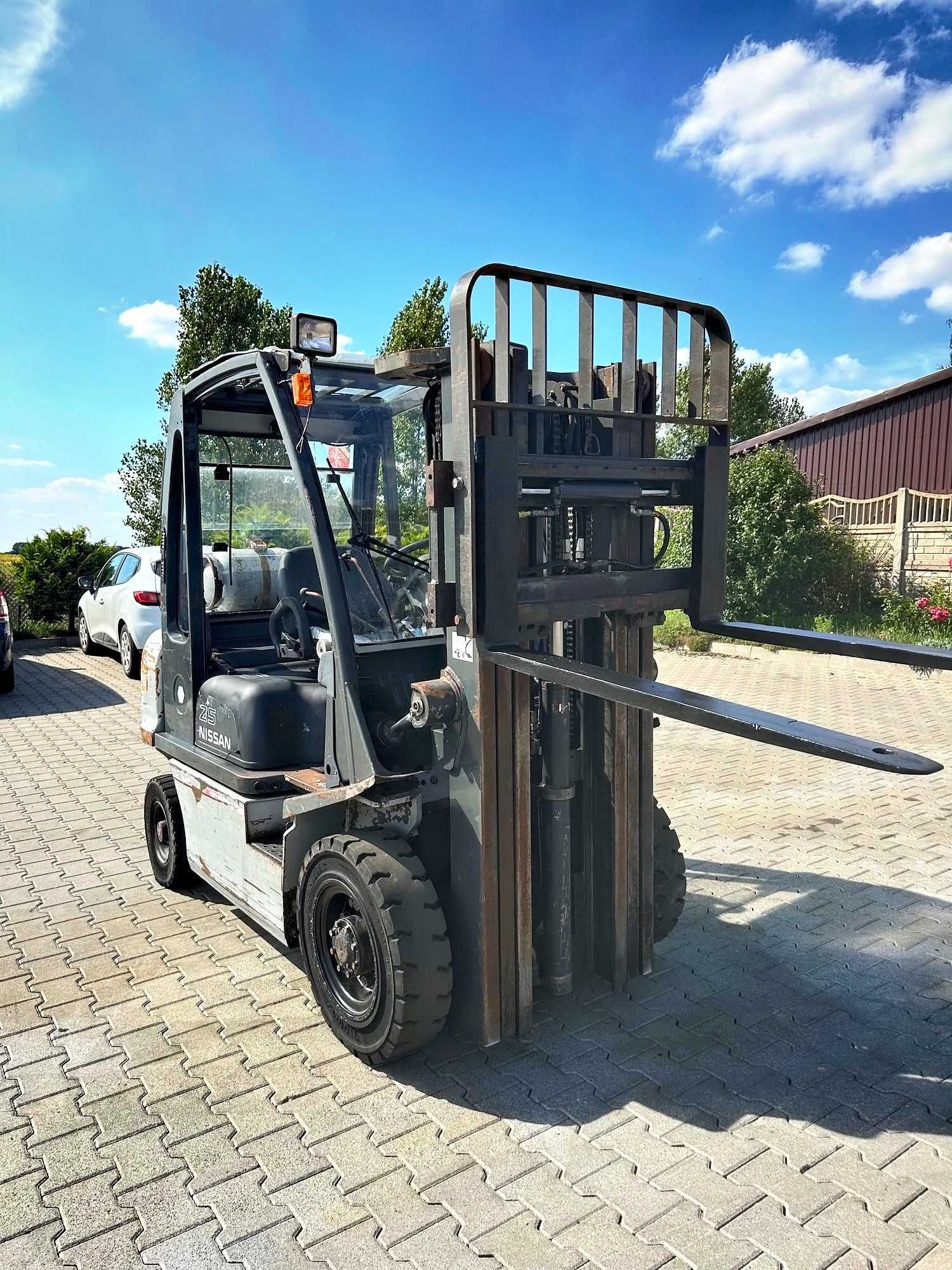 wózek widłowy NISSAN FG25 LPG 2500kg Triplex 4.30m przesuw 2010r K25