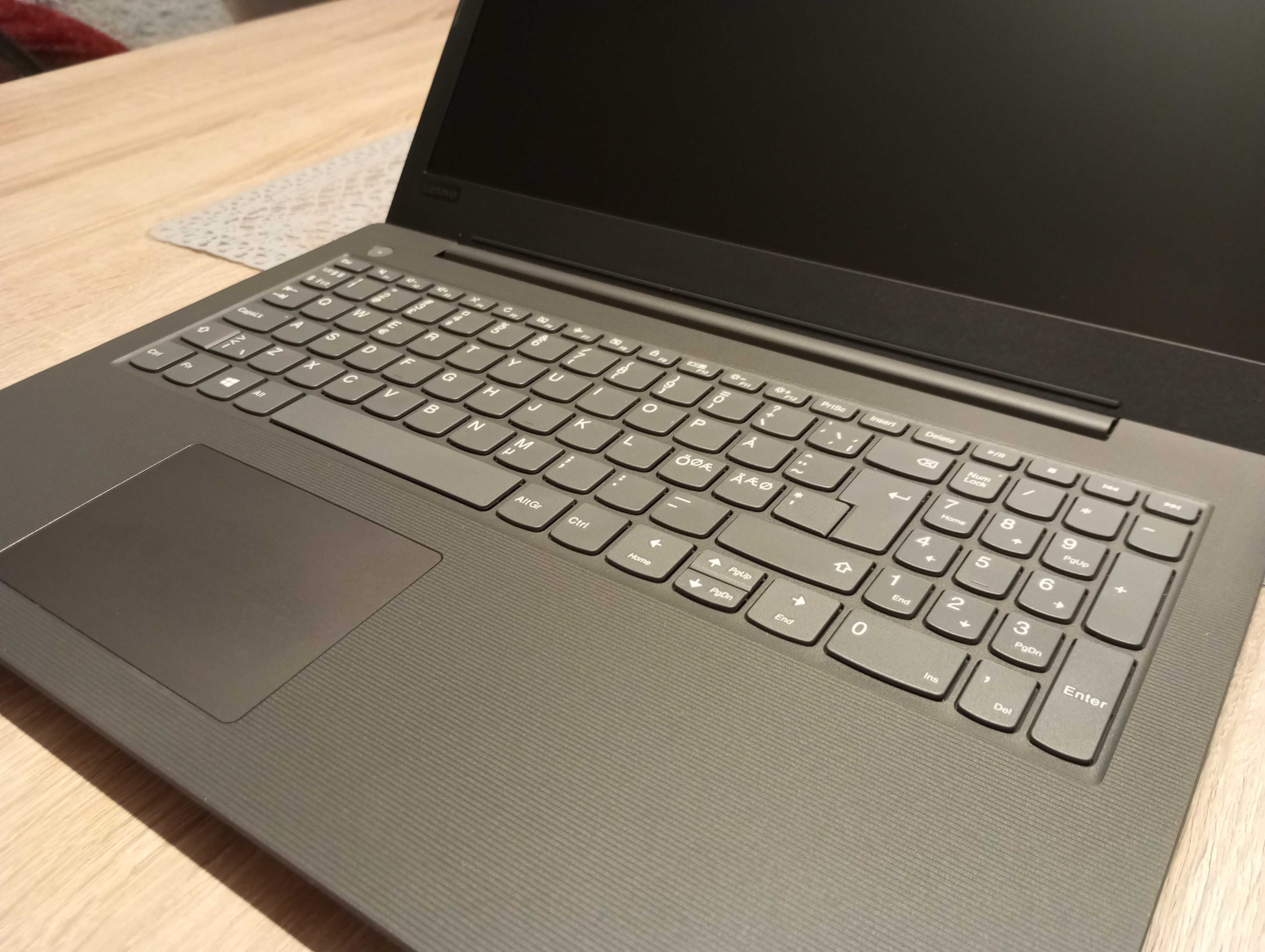 LENOVO V130 15,6" I5-7200U 12GB ram 512ssd win10 Turek