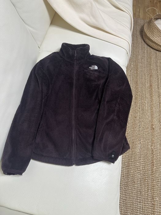 Светер Флісов дуже приємний до тіла .