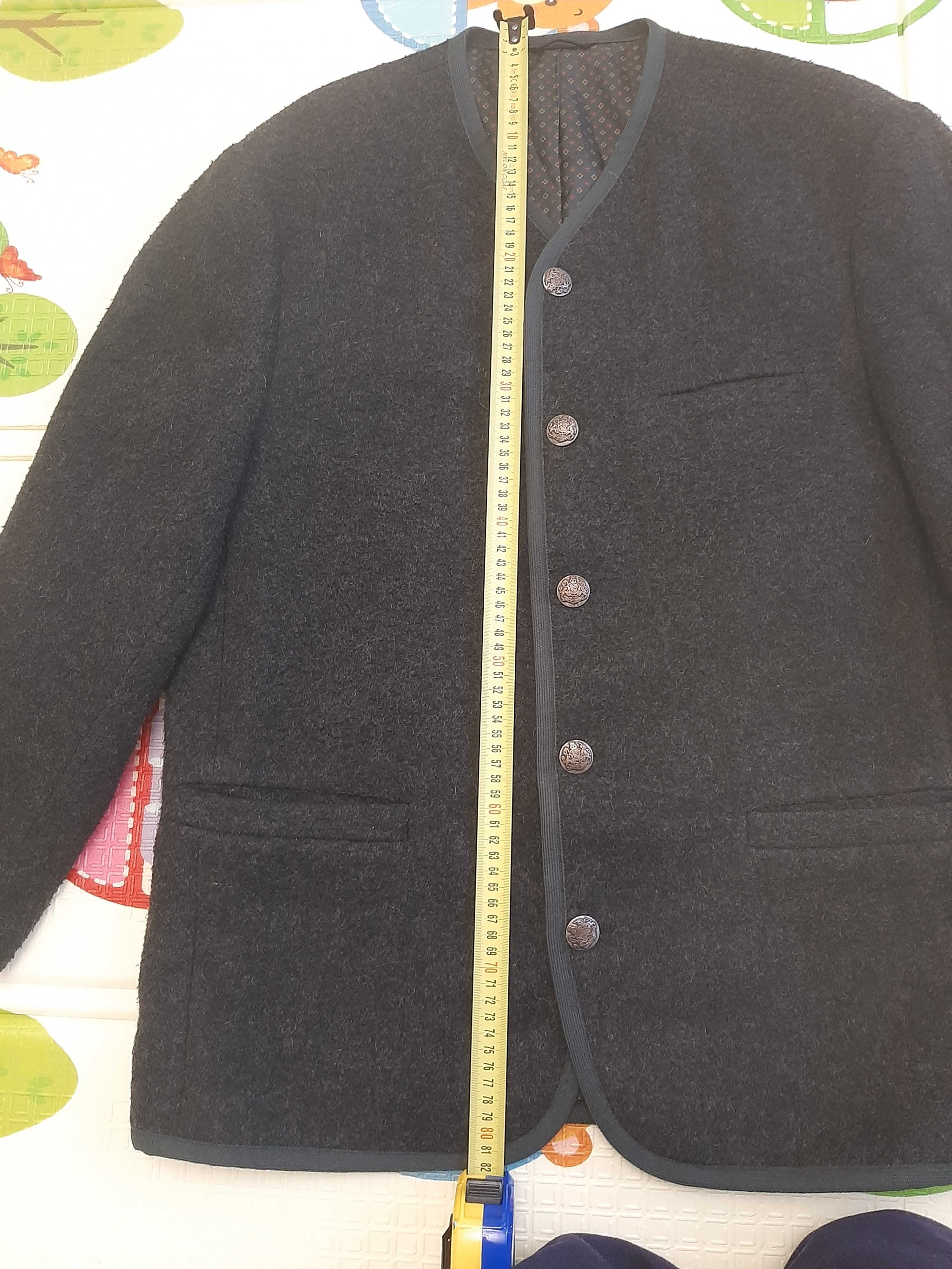 Баварский тирольский пиджак