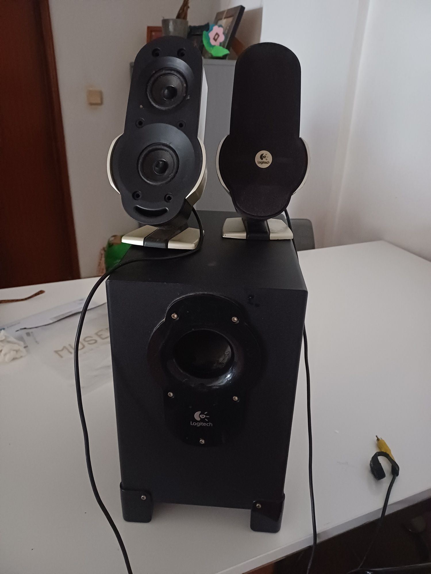 Coluna Logitech   a funcionar perfeitamente
