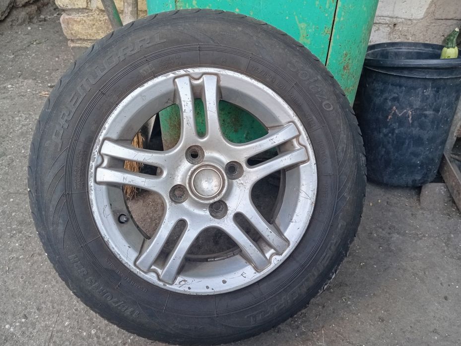 Продам диски і шини на 13