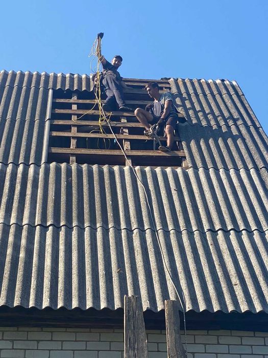 Ремонт дахів заміна коньків та водостоку ,укладка Рубероіда Покраска