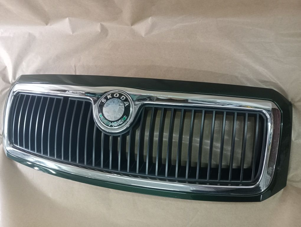Решітка радіатора skoda fabia