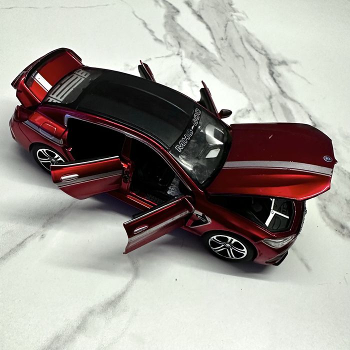 Машинка BMW червона
