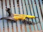 Продам болгарку"Dewalt"DWE490-qs,размер круга 230 мм
