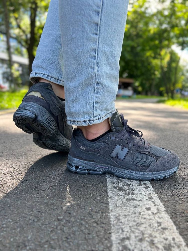 Кросівки New Balance 2002R