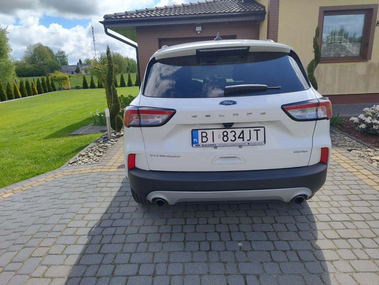 FORD KUGA 2021 rok  ESCAPE,, AWD ,, 245 KM  2.0 benzyna  Tytanium
