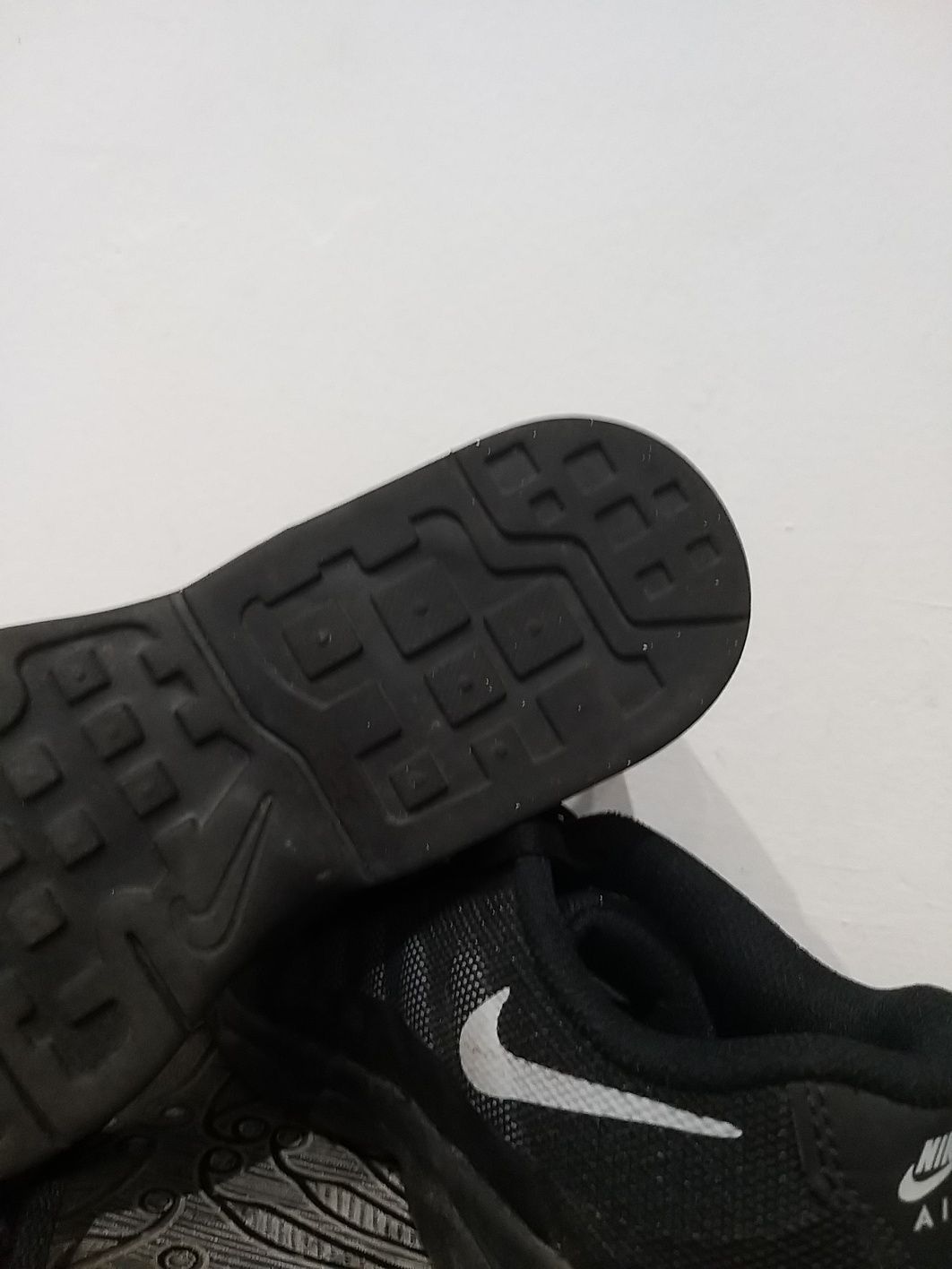 Adidasy Nike Max Invigor 34