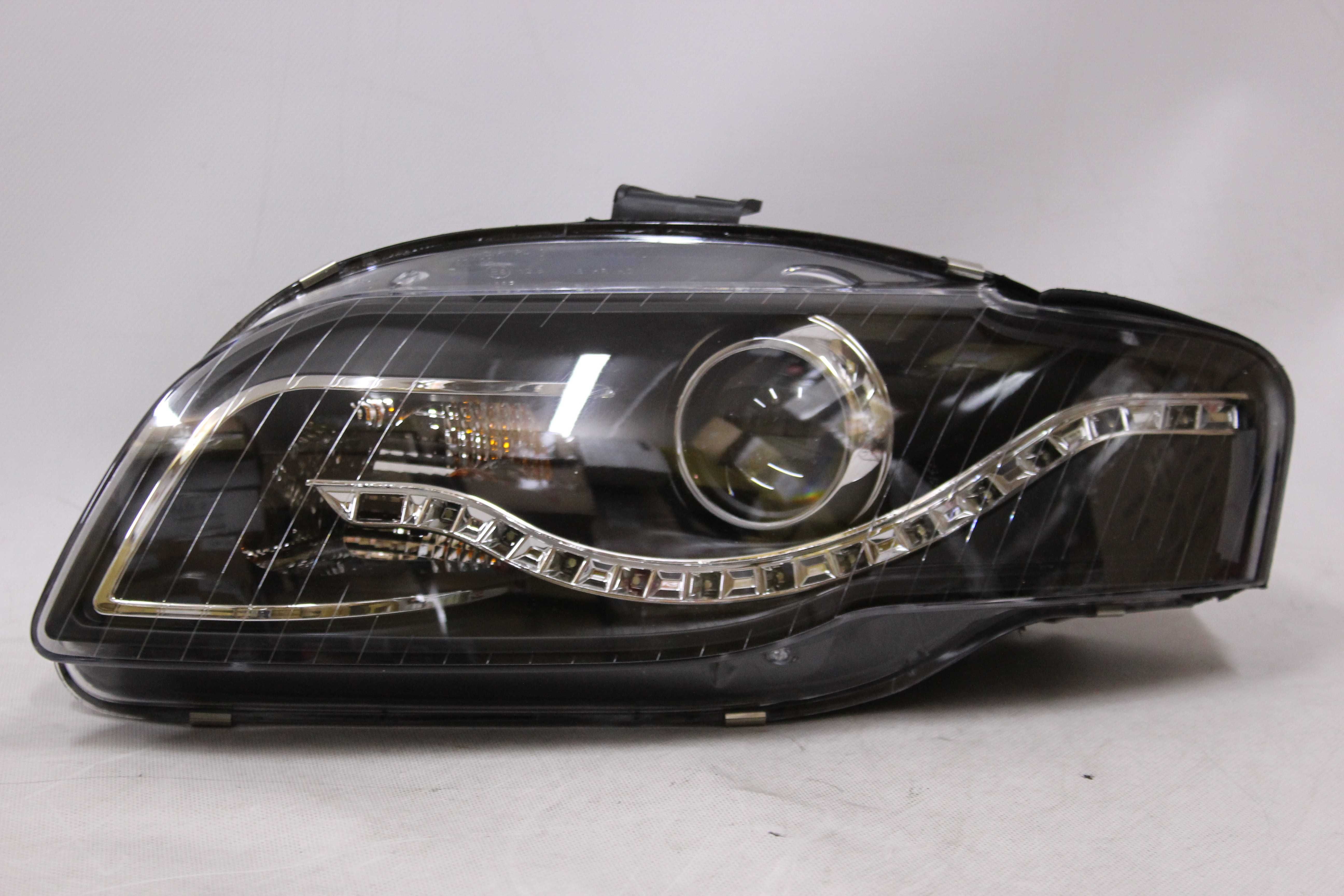 Lampy reflektory przednie przód AUDI A4 B7 04-08 LED BAR NEON IGŁA