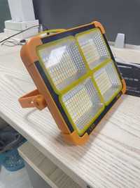 Яркий светодиодный прожектор на солнечных батареях с аккумулятором LED