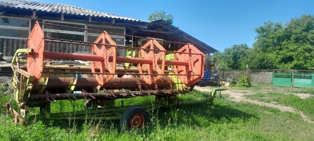 Claas Dominator 85