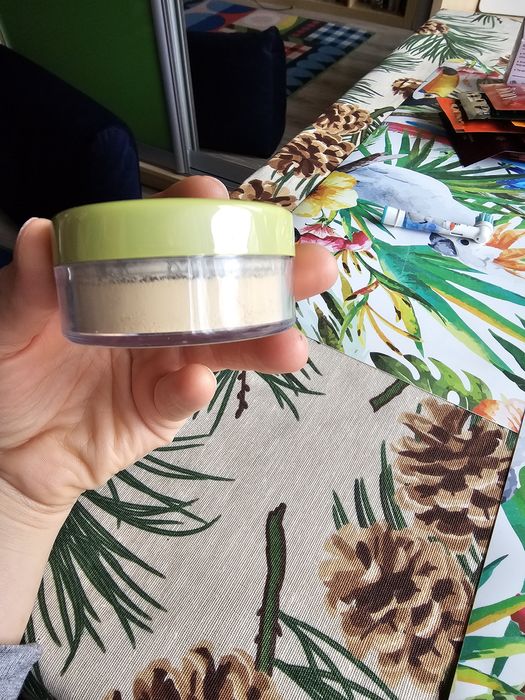 Sprzedam puder do twarzy marki wibo