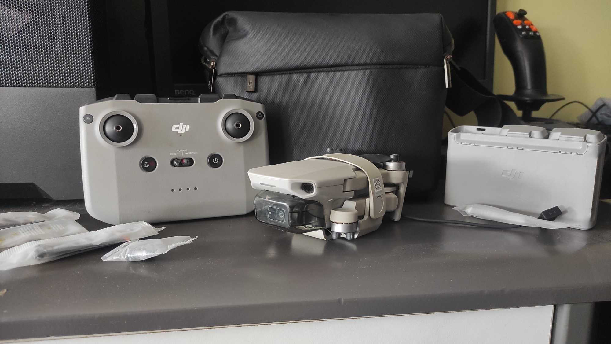 Dron DJI mini 2 Fly More Combo