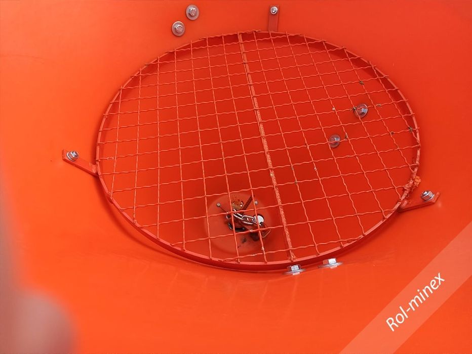 Posypywarka do piasku i soli Solarka Transport