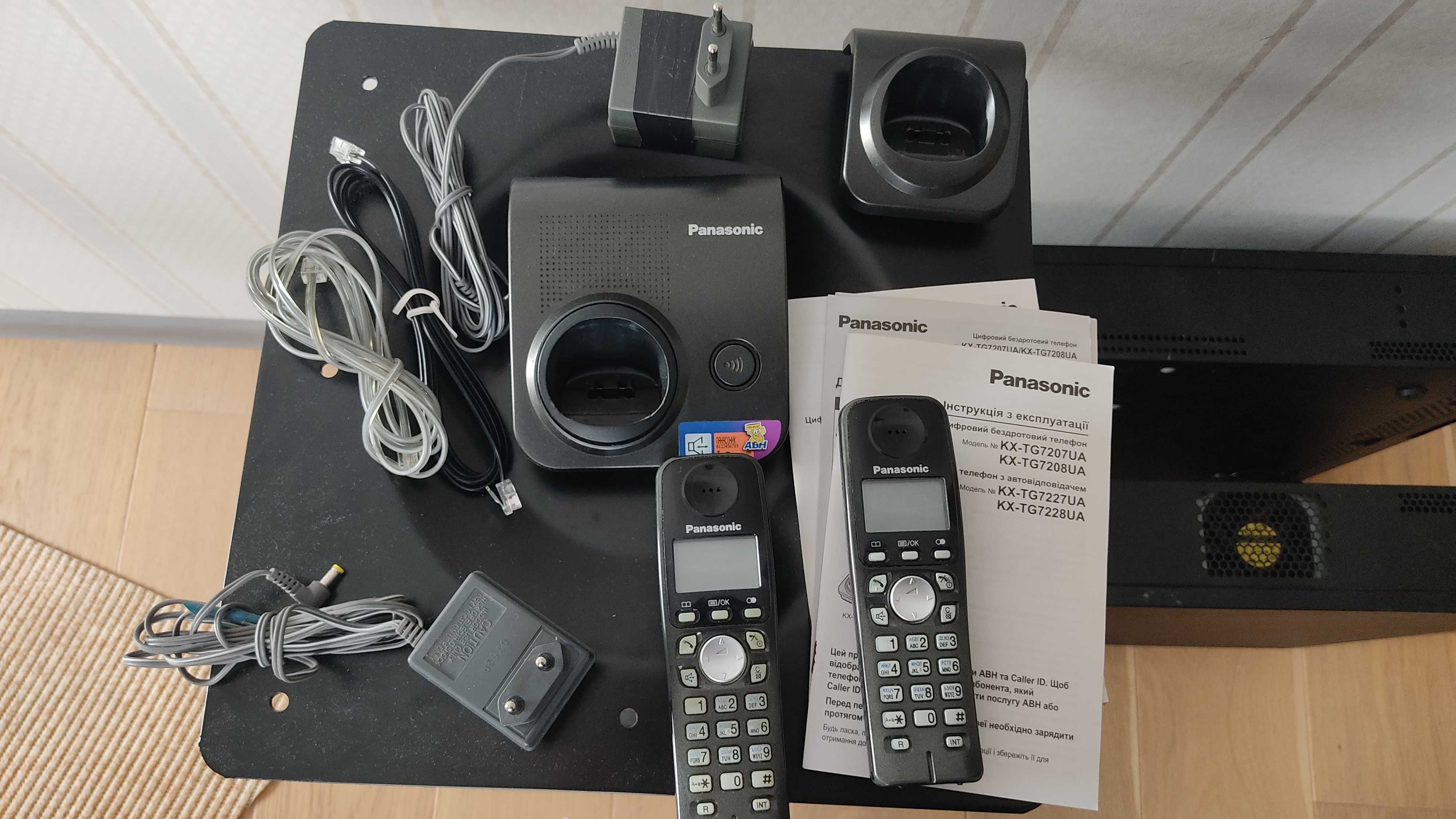 Радіотелефон Panasonic KX-TG7208UA