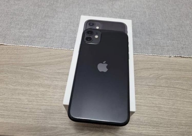 iPhone 11 Black офіційний з іStore