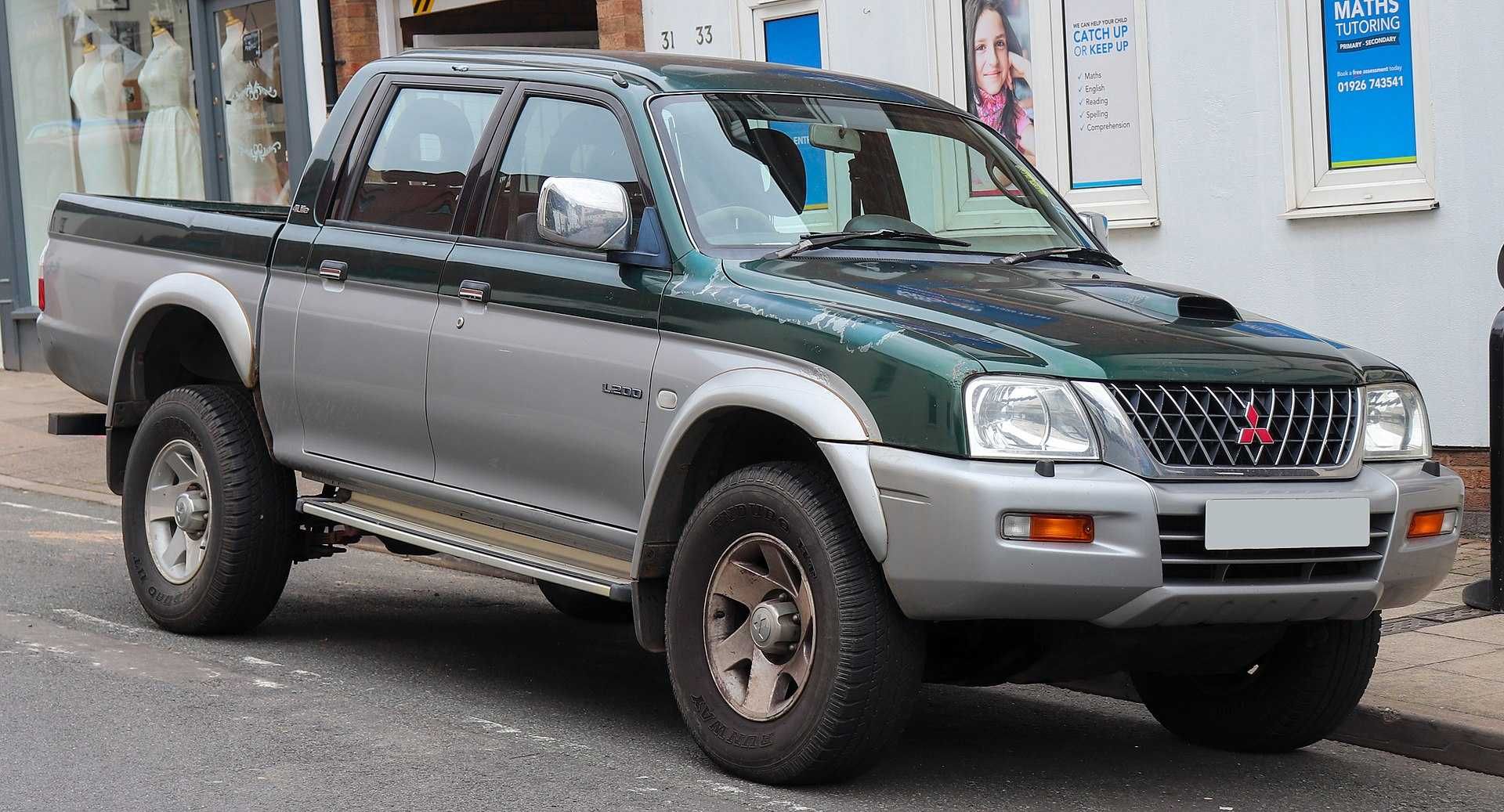 В Розборі Mitsubishi L200 2002г K74T