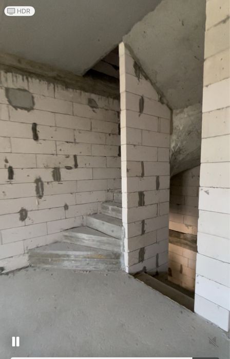 Продам ТАУНХАУС в центрі Вишневого без ремонту БЕЗ КОМІСІЇ