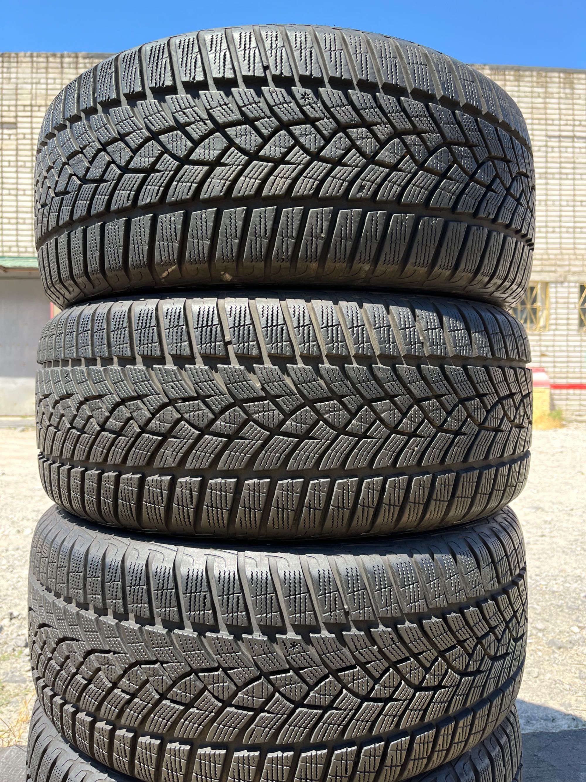 Резина 215/65 r16 Goodyear 4 зимние шины