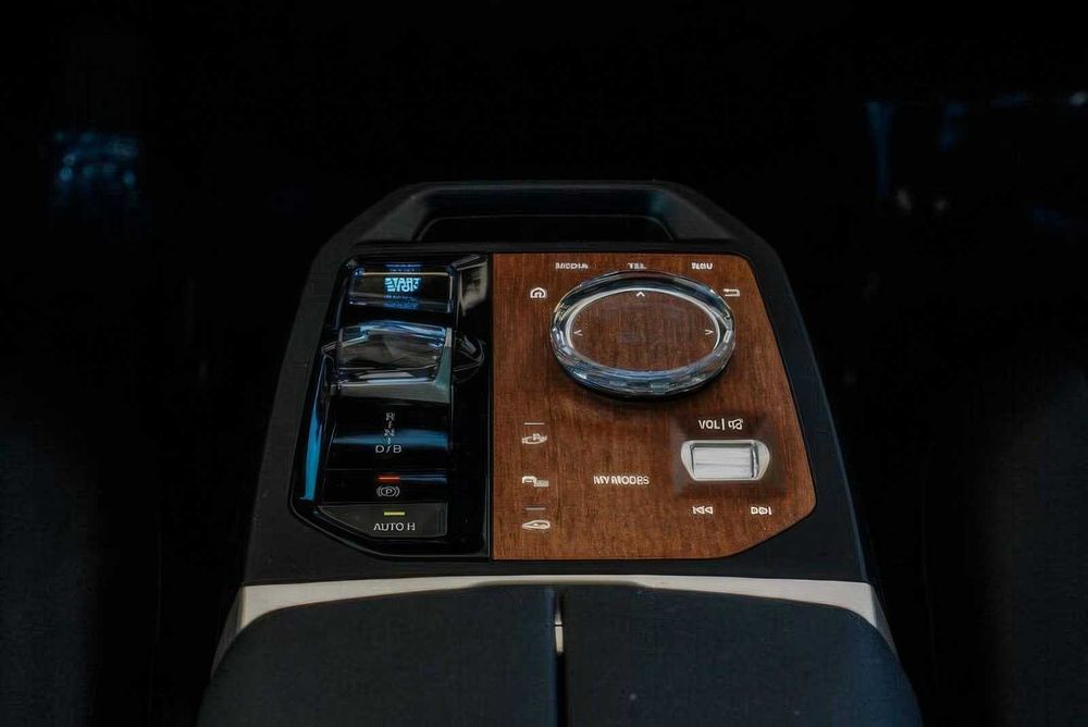 BMW iX M60      2023