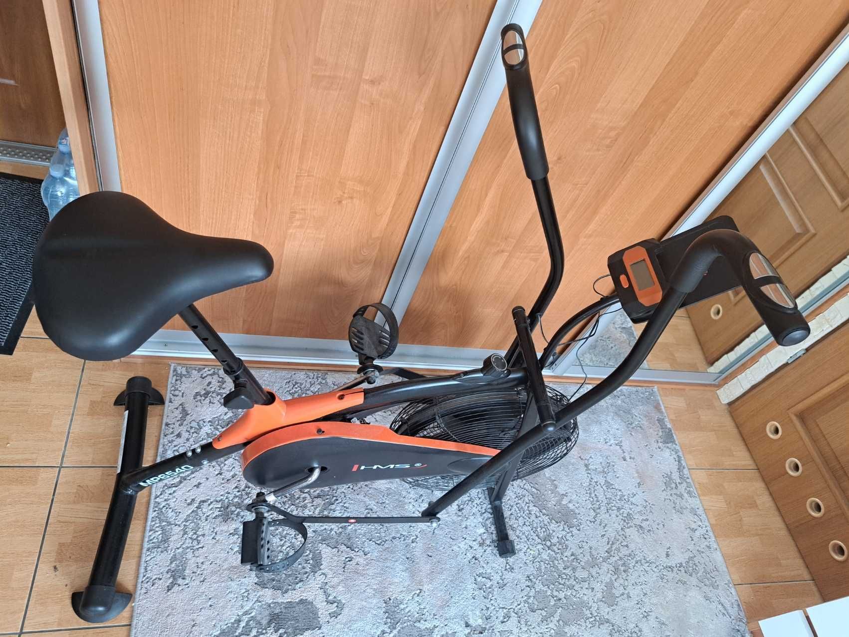 Rower stacjonarny powietrzny firmy HMS.
Model MP6540.