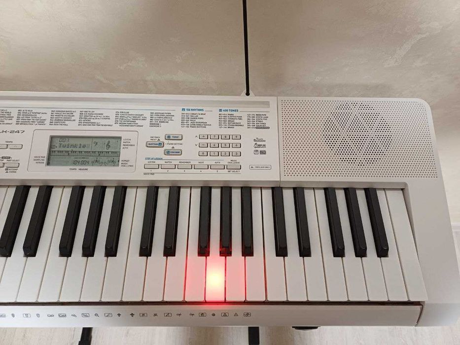 Синтезатор Casio LK-247!!! Динамічна модель! Піаніно.