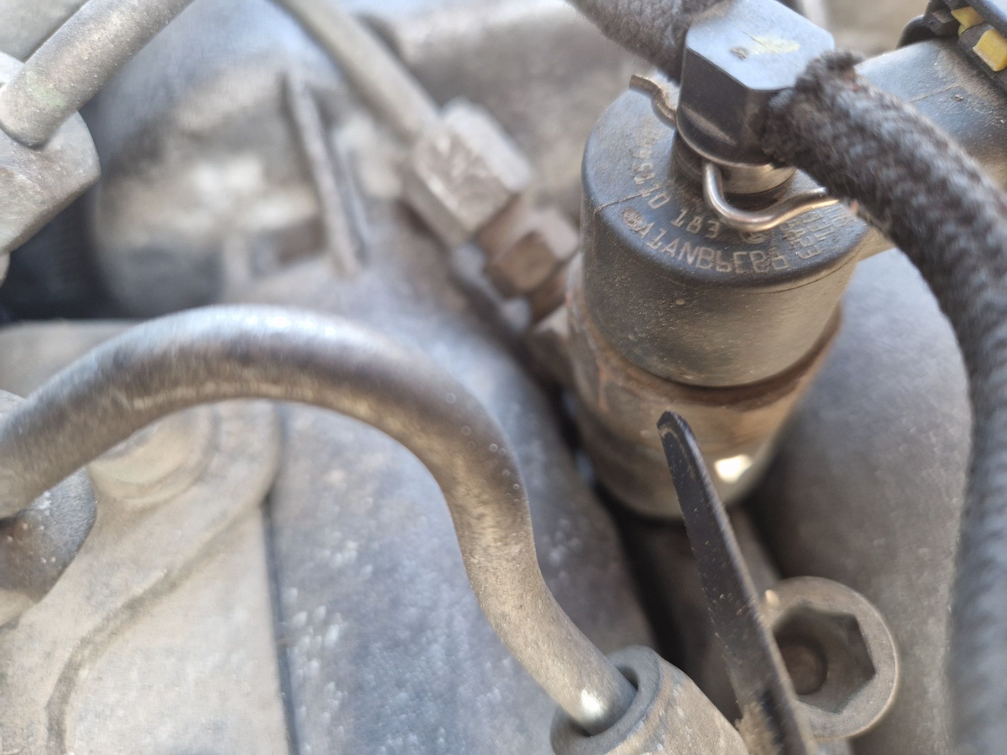 Wtryskiwacze komplet wtryskiwaczy Opel Corsa D 1.3 Cdti