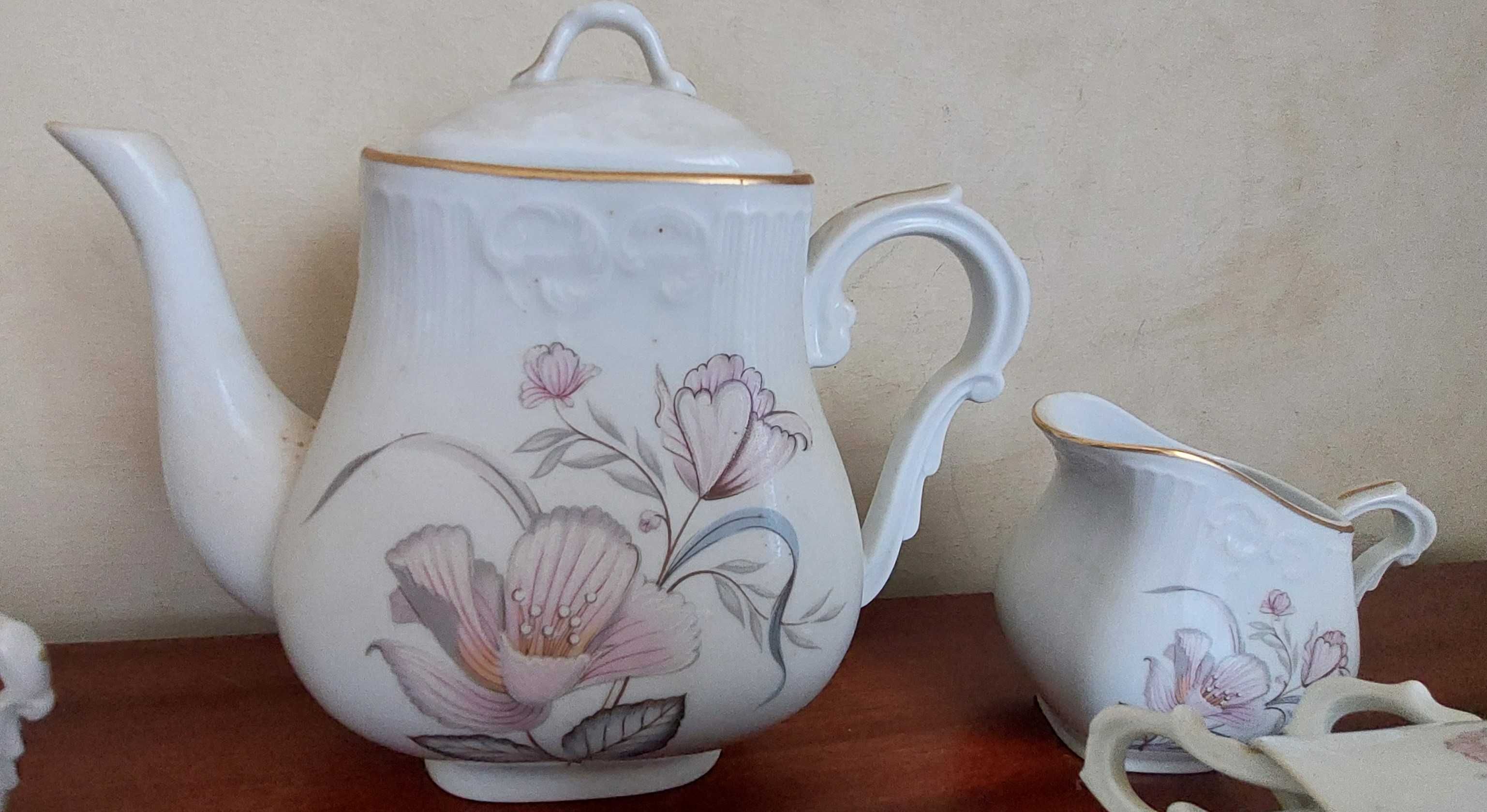 Serviço de chá de porcelana Vista Alegre (completo 12 peças)