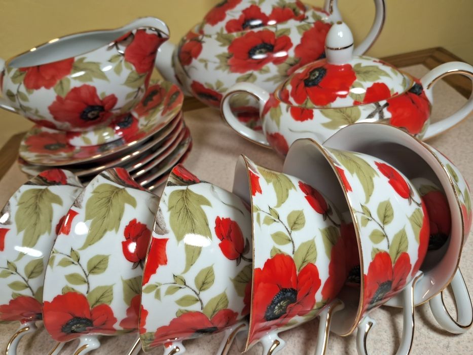 Чайниї сервіз червони макі