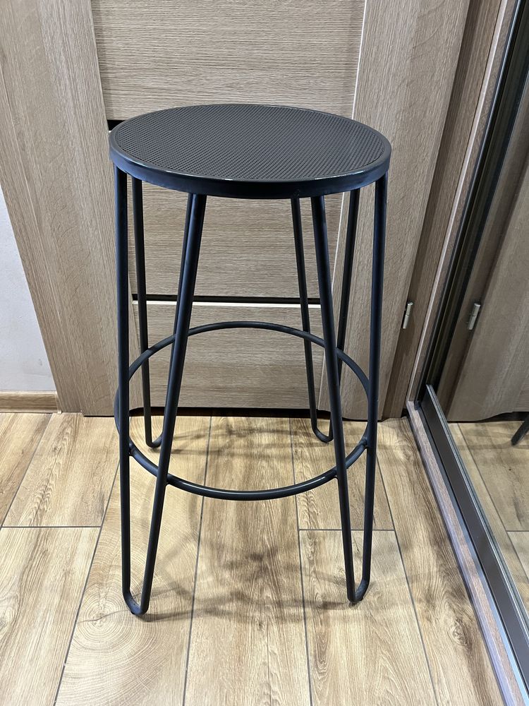 Hoker metalowy, szary 76 cm