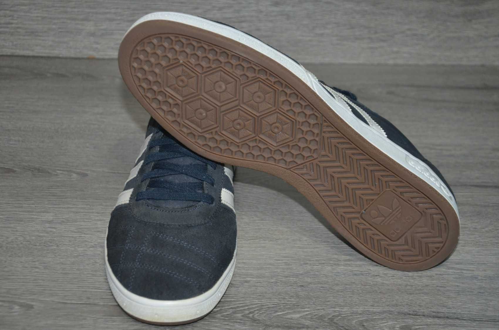 Продам кросівки замша ФІРМА Adidas Etrusco