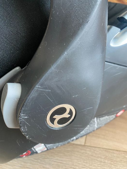 Fotelik samochodowy Cybex Cloud Q  + bazy