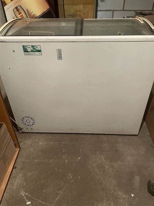 Морозильна ларь .Виробник Польща