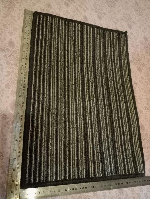 Коврик черный в полоску ,60/40