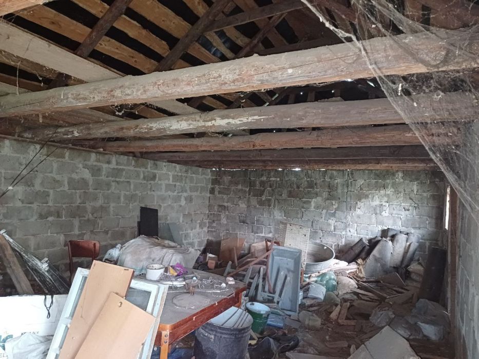 Продаж старого будинку на земельній ділянці 0,25 сот біля лісу