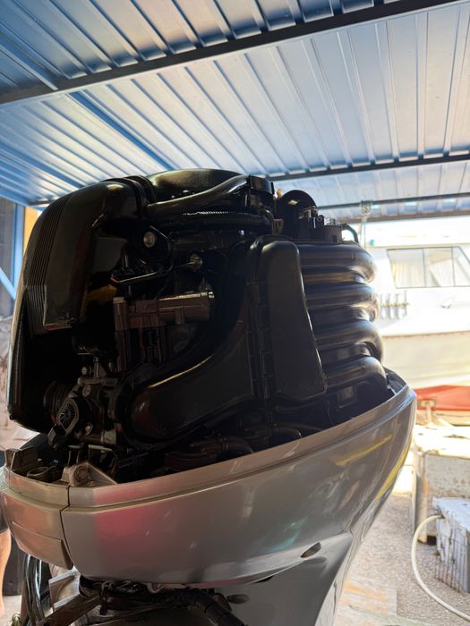 Motor Honda fora de borda 150HP VTEC com 300 hora