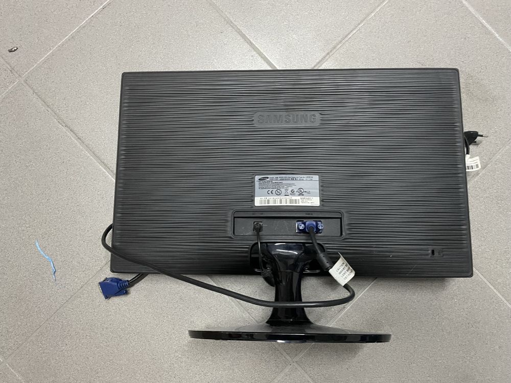 Monitor computador SAMSUNG 22”