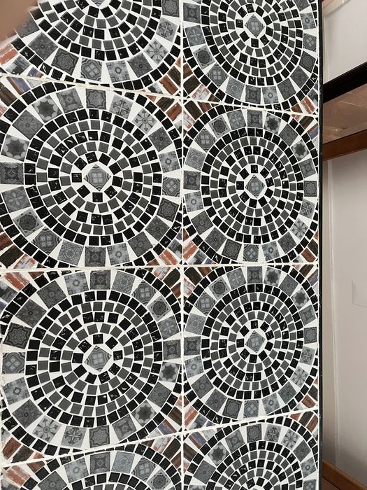 Outdoor dining table // Mesa de jantar ao ar livre