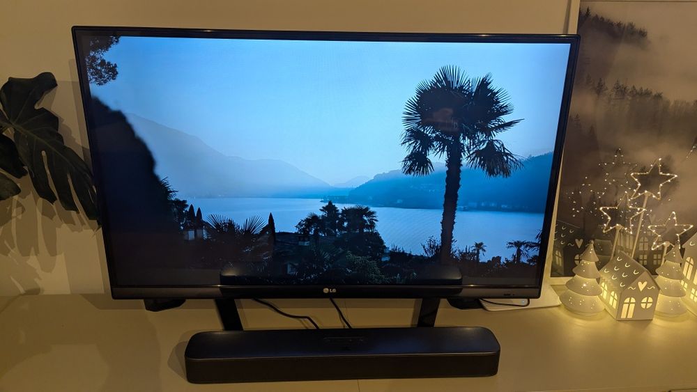 Telewizor LG 42" Full HD + Xiaomi Box (Android TV)