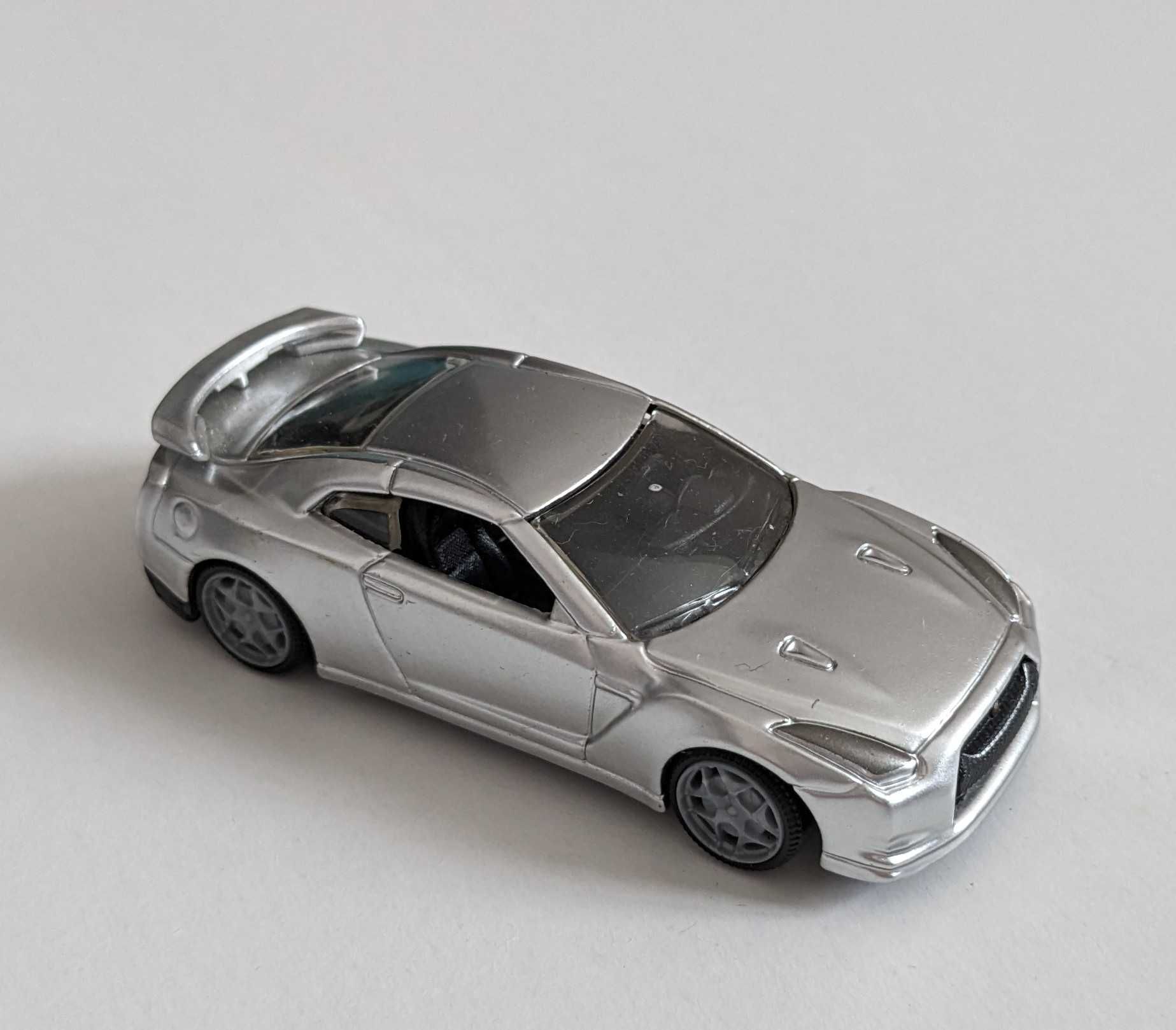 Nissan GT-R burago 1:64