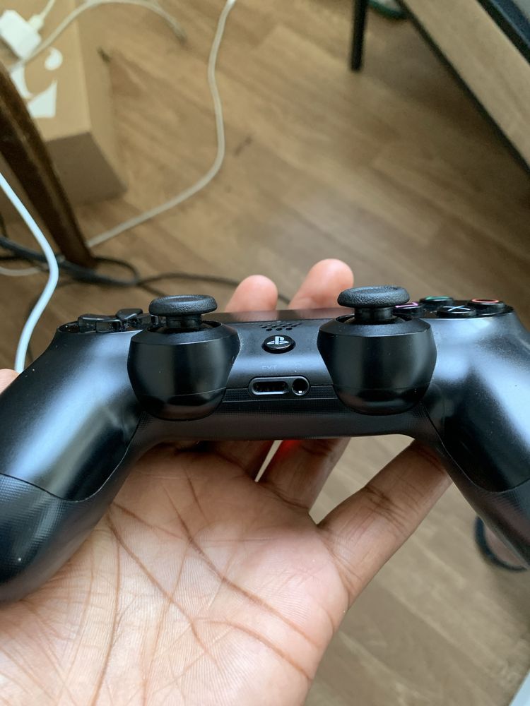 Comando PS4 Original – 15€ (Ótimo Estado)