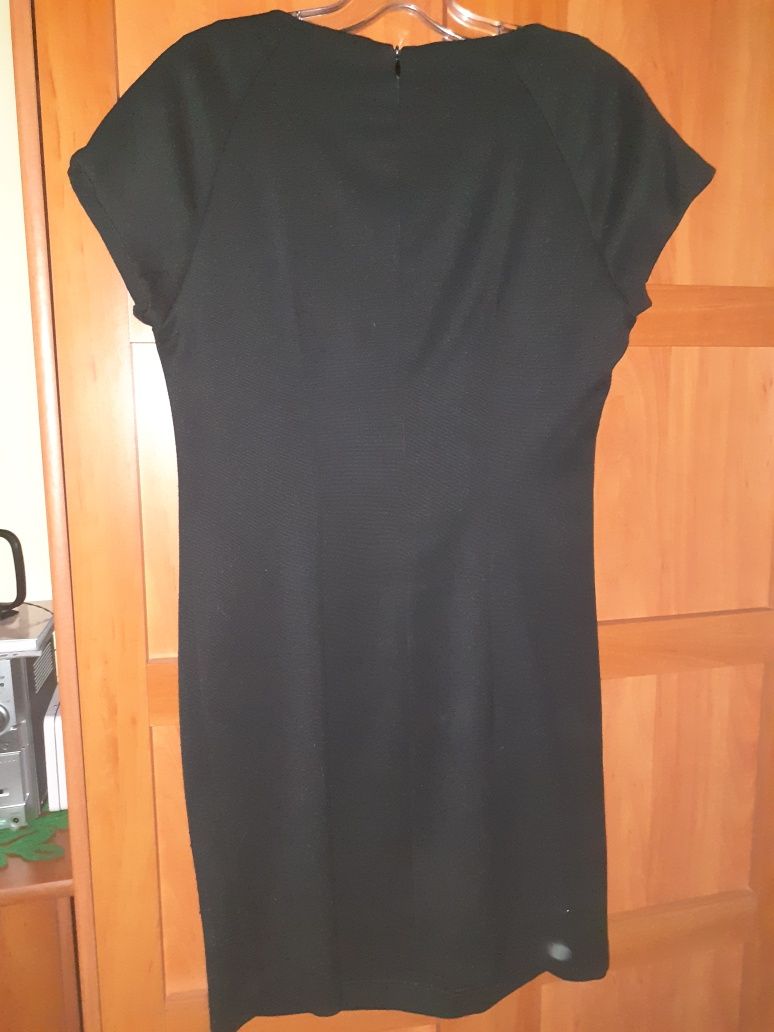 Czarna grubsza sukienka Top Secret rozmiar 40
