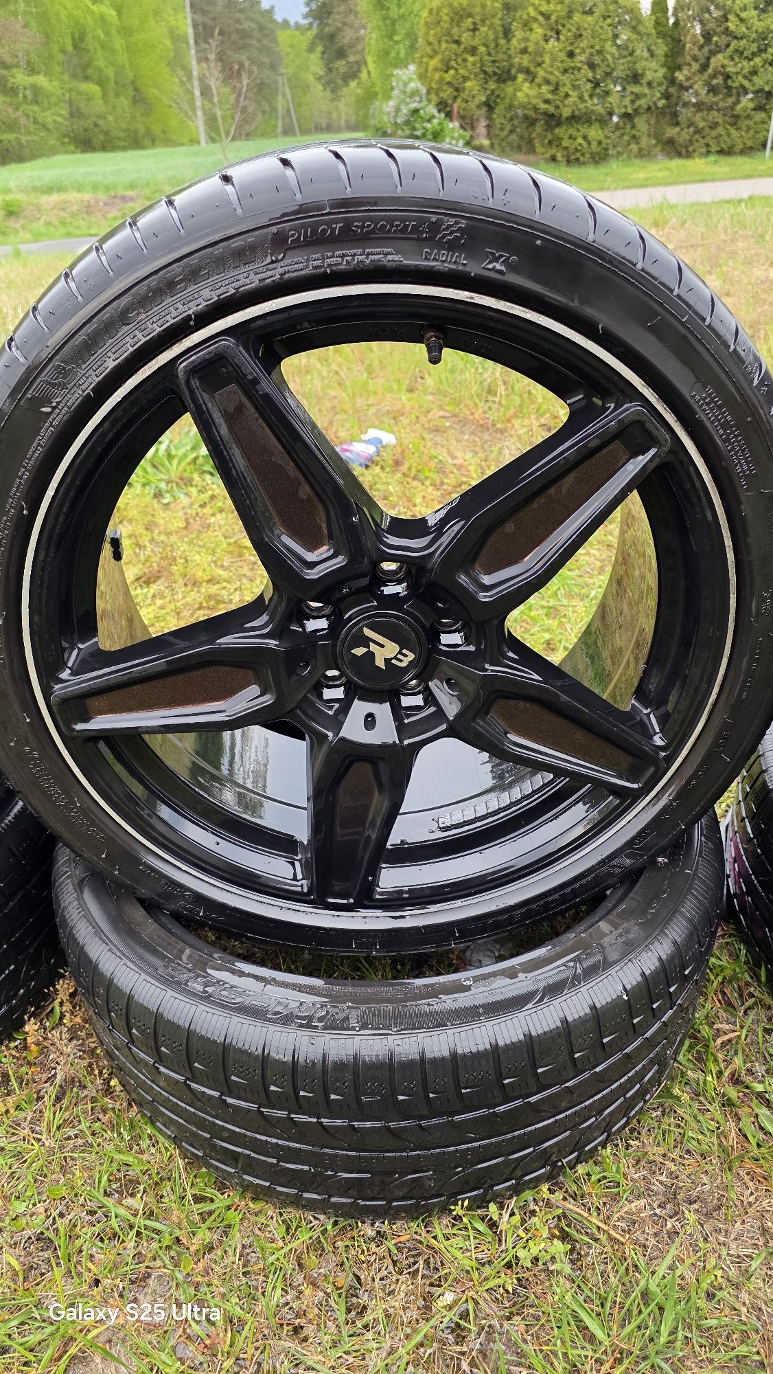 Felgi aluminiowe R3 19' 5x112 z oponami Michellin