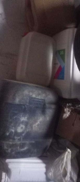 Продам канистры б.у